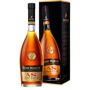 Коньяк Remy Martin Superieur VS0.7 л 40% в подарочной упаковке (3024480007462) надежный